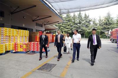 持續(xù)“出海行動(dòng)”結(jié)碩果 白象食品與南非駐華大使館簽署戰(zhàn)略合作協(xié)議，深化轉(zhuǎn)口貿(mào)易布局